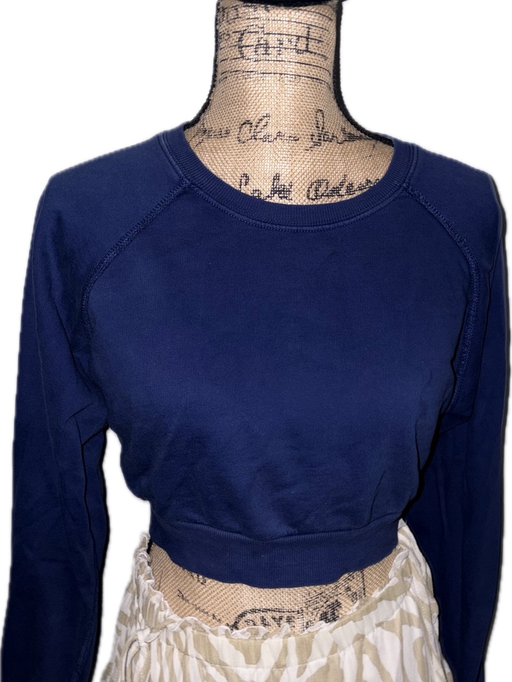 Women’s Navy Blue Long-Sleeve Crop Top